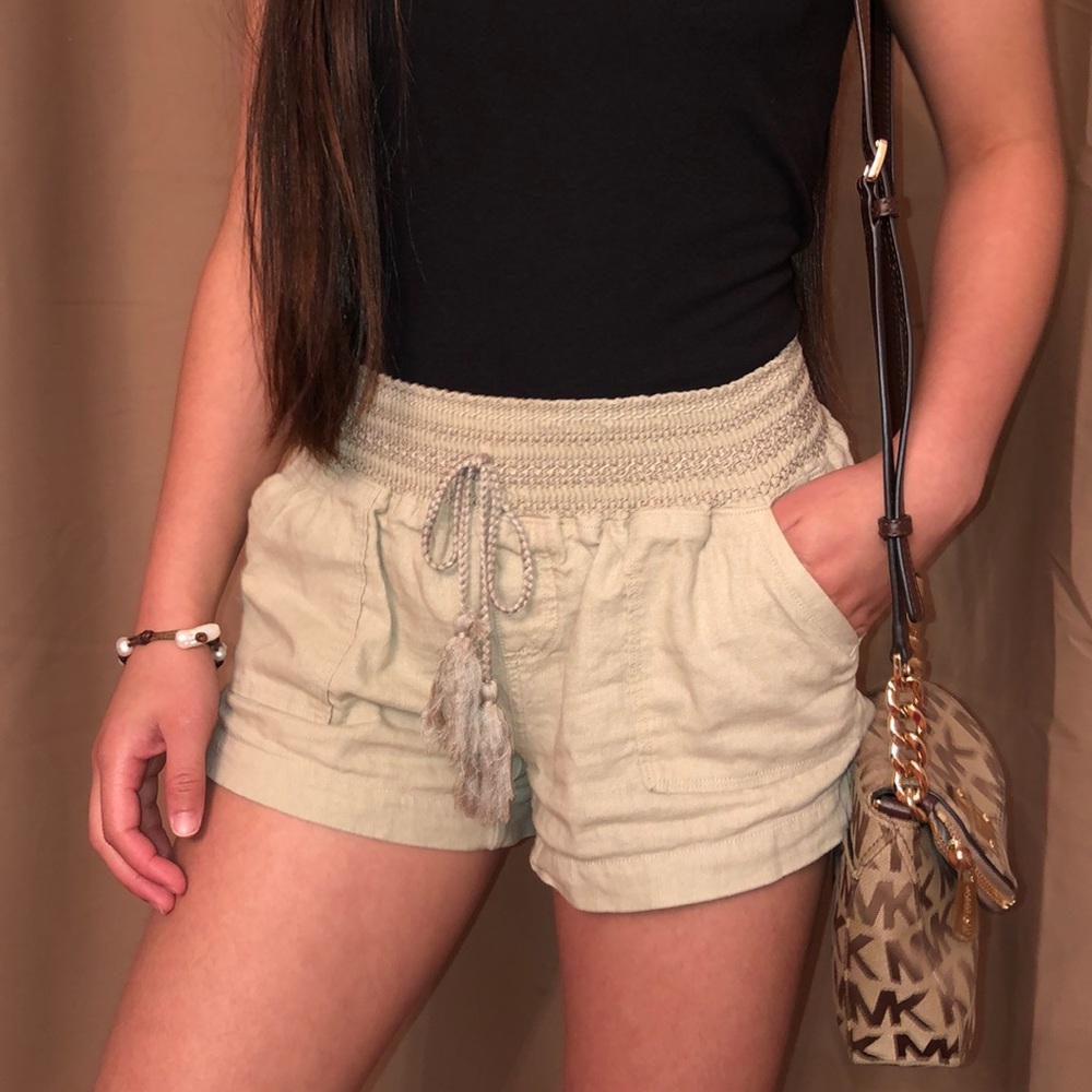Rewash Brand Linen Shorts - Cream/Tan